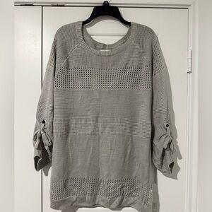 New York & Company Light Gray Knit Sweater